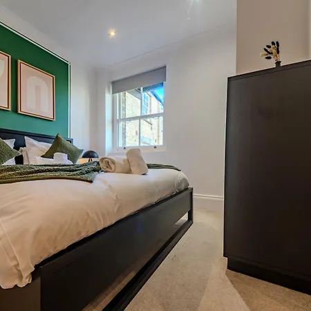 Soho - Piccadilly Circus Modern One Bedroom Flat London Exterior photo